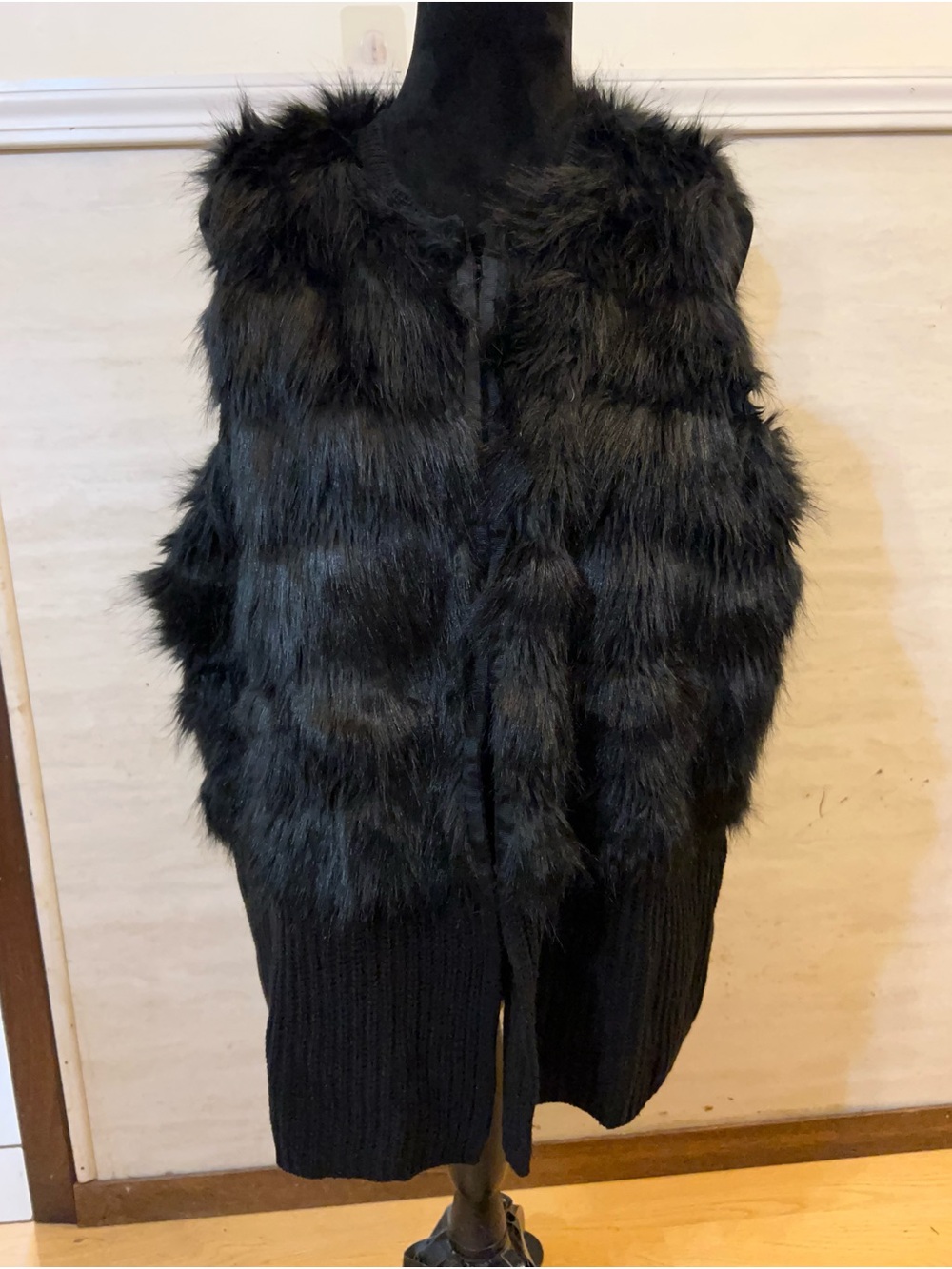 Vince Camuto Faux Fur Sweater Vest Ribbed Knit Bottom